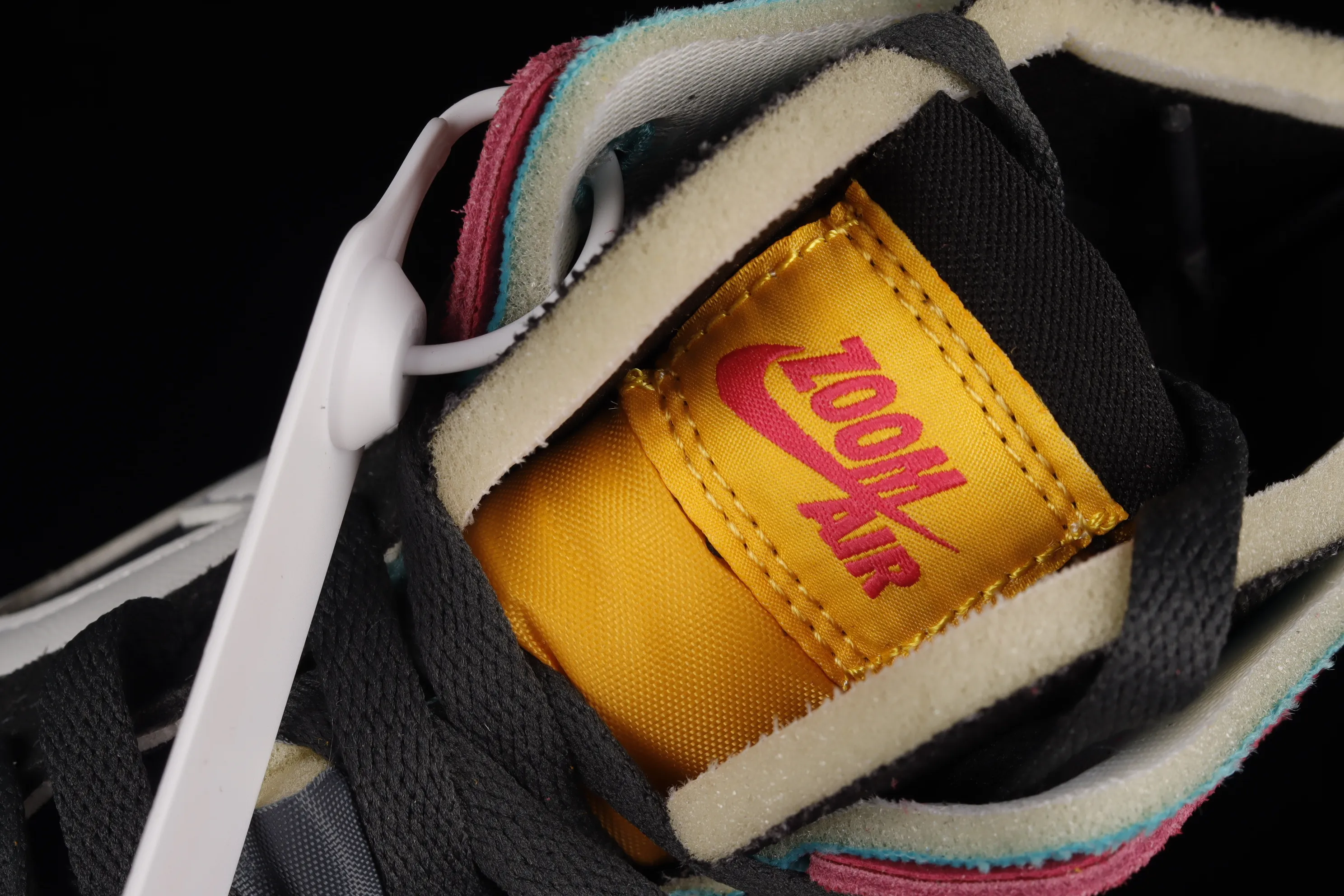 All categories Air Jordan Jordan series basketball shoes Air Jordan 1 High Air Jordan 1 Zoom CMFT AJ1 Joe 1 white black yellow color matching CT0978-016